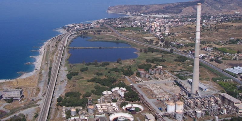 L'area della Liquichimica dall'alto (foto WWF)