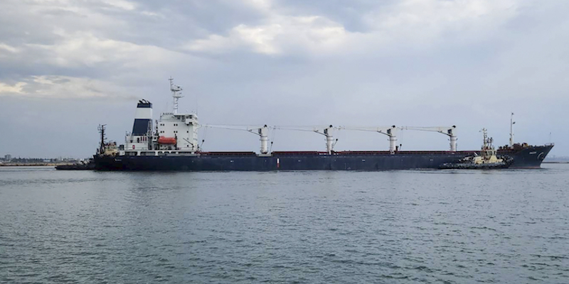 La nave Razoni, carica di mais, che ieri è partita da Odessa, in Ucraina, diretta in Libano (Ukrainian Infrastucture Ministry Press Office via AP)