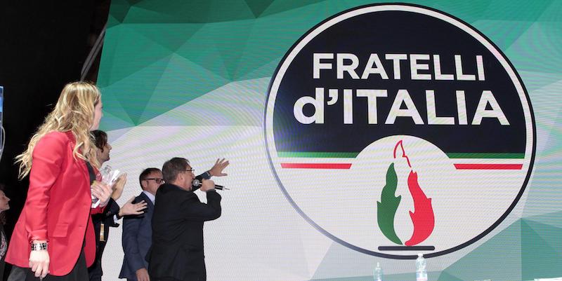 La presentazione dell'attuale simbolo di Fratelli d'Italia nel 2017 (ANSA / ANDREA LASORTE)