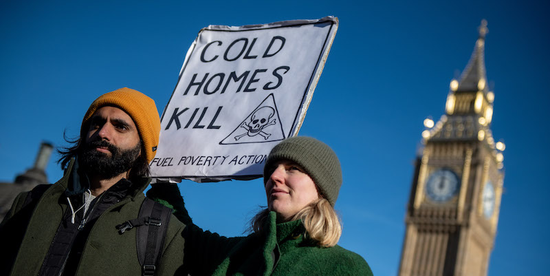 Una manifestazione di febbraio a Londra contro l'aumento dei prezzi di energia e carburante (Chris J Ratcliffe/Getty Images)