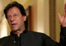 L'ex primo ministro pakistano Imran Khan è accusato di aver violato le leggi antiterrorismo