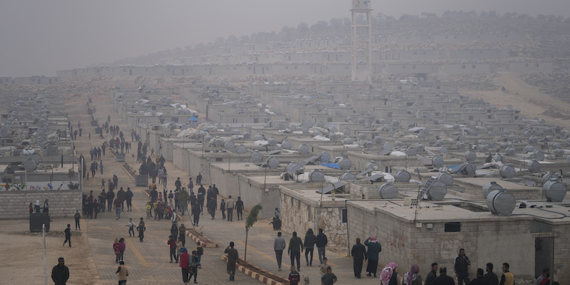 Un campo di rifugiati siriani a nord di Idlib, in Siria (AP Photo/Francisco Seco, File)