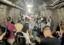 Centinaia di persone sono rimaste bloccate nella galleria dell'Eurotunnel per ore