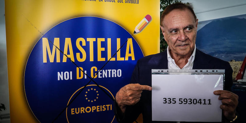 Clemente Mastella ha dato il suo numero di telefono a tutti