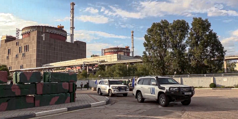 Un momento dell'ispezione dell'AIEA alla centrale di Zaporizhzhia, in Ucraina, il 2 settembre 2022 (Servizio stampa del ministero della Difesa russo/AP, LaPresse)