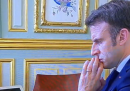 Il video di Macron che parla al telefono con Zelensky la mattina in cui è stata invasa l'Ucraina