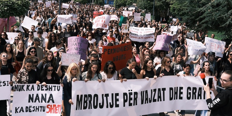 Una manifestazione contro la violenza su bambine e donne a Pristina, in Kosovo, il 31 agosto 2022 (Collettivo per il pensiero e l'azione femminista)