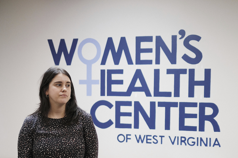 La direttrice del Women's Health Center of West Virginia, Katie Quiñonez (AP Photo/Chris Jackson, File)
