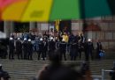 A Belgrado sono stati arrestati oltre 60 attivisti di destra dopo gli scontri con la polizia durante l'EuroPride