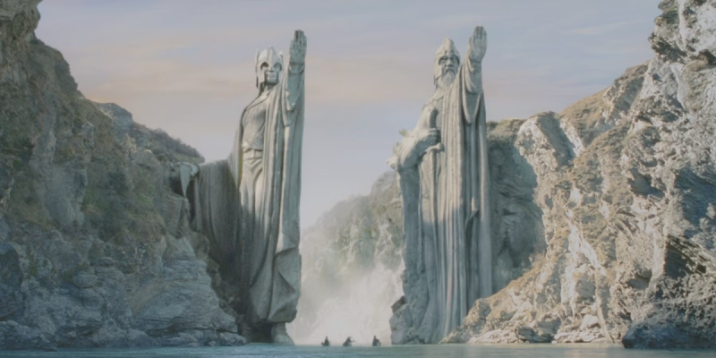 Le statue di Argonath, monumento all'entrata di Gondor 