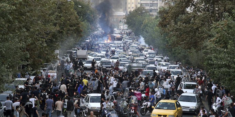 Le proteste a Teheran, mercoledì 21 settembre (AP Photo)