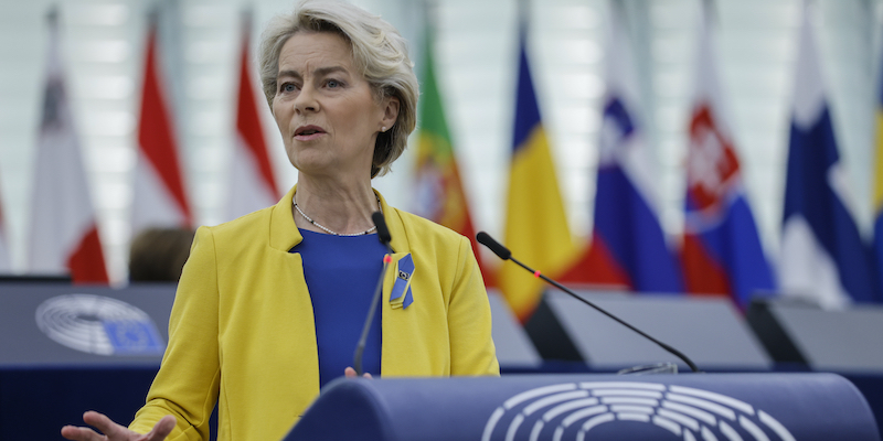 La presidente della Commissione europea Ursula von der Leyen (AP Photo/Jean-Francois Badias)