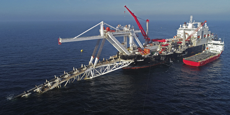 Una nave nel Mar Baltico durante la costruzione del gasdotto Nord Stream 2 (Bernd Wuestneck/dpa via AP, File)