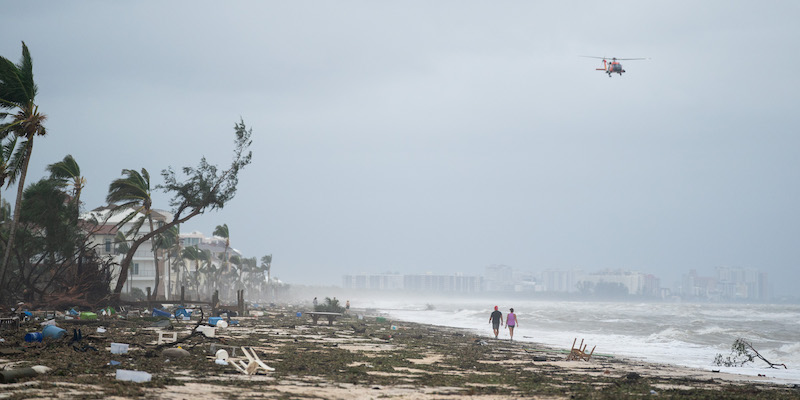 La spiaggia di Bonita Springs dopo il passaggio dell'uragano Ian (Sean Rayford/Getty Images)