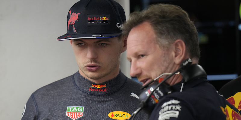Max Verstappen e Christian Horner, pilota e team principal della Red Bull (AP Photo/Hassan Ammar)
