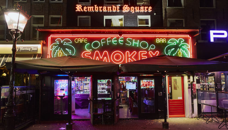 Ad Amsterdam si continua a discutere di vietare i coffee shop ai turisti