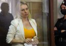 La giornalista russa che aveva protestato in tv contro l’invasione dell’Ucraina è evasa dagli arresti domiciliari