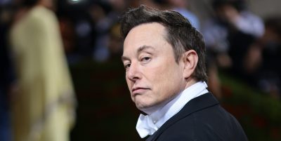 Elon Musk vuole di nuovo comprare Twitter