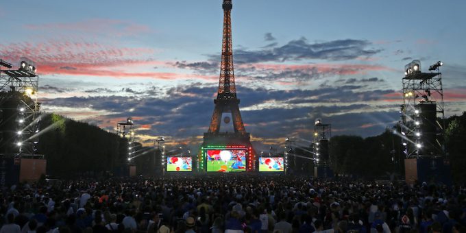 Le città francesi contro i maxischermi per i Mondiali di calcio