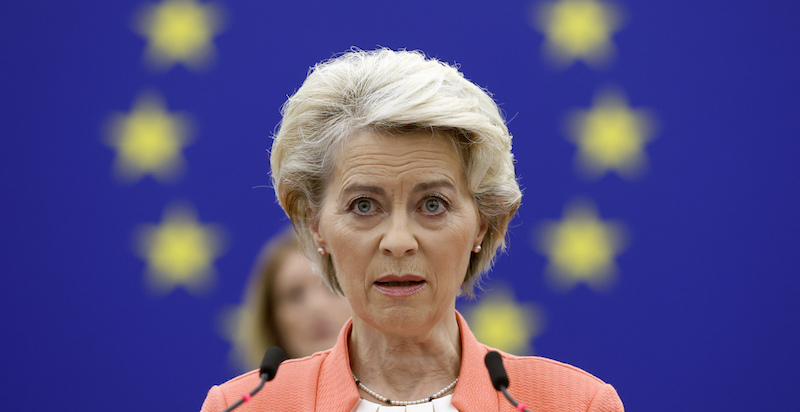 La presidente della Commissione Europea Ursula von der Leyen (AP Photo/Jean-Francois Badias)