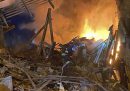La Russia ha bombardato edifici civili nella città ucraina di Zaporizhzhia: almeno tre persone sono state uccise