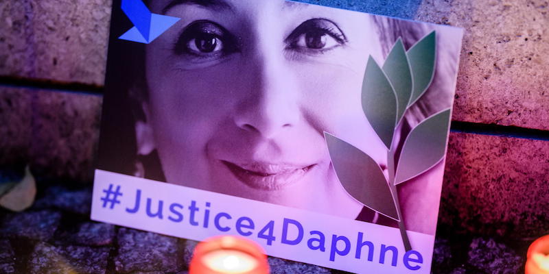 Una manifestazione in memoria di Daphne Caruana Galizia (EPA/CLEMENS BILAN)