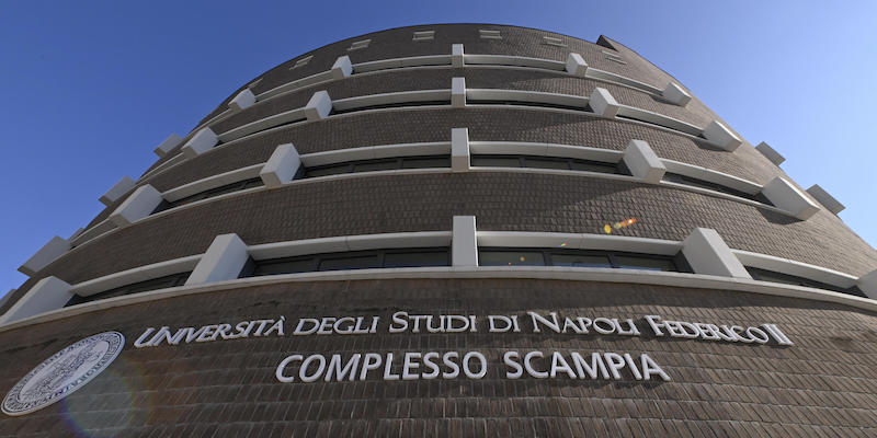La nuova sede dell'università Federico II a Napoli, nel quartiere Scampia
(ANSA / CIRO FUSCO)