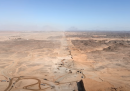 Il video che mostra i primi scavi del cantiere di “The Line”, la controversa città lunga 170 chilometri in Arabia Saudita