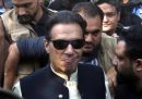 L’ex primo ministro pachistano Imran Khan è stato espulso dal parlamento per corruzione