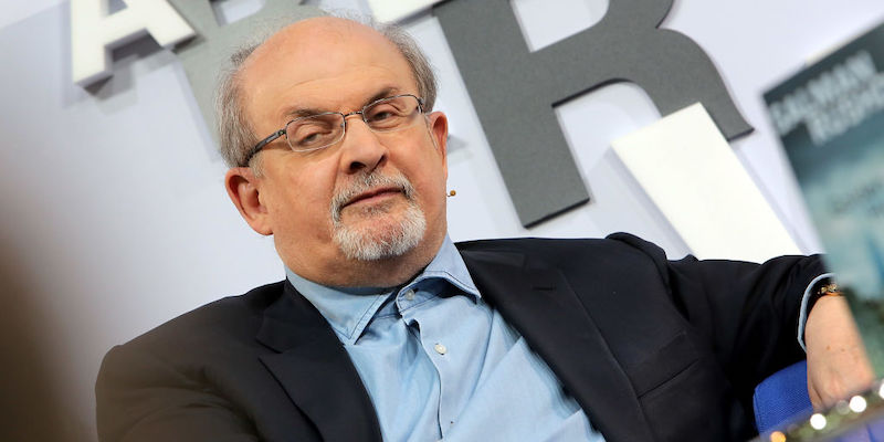 Salman Rushdie durante la fiera internazionale del libro di Francoforte nel 2017 (Hannelore Foerster/ Getty Images)