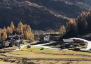 Lo sci di fondo sulla neve conservata d'estate