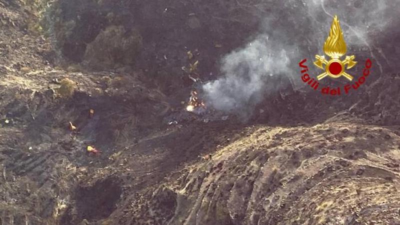 Il luogo dello schianto fotografato da un elicottero dei vigili del fuoco
(ANSA/VIGILI DEL FUOCO)