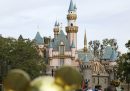 I visitatori di Disneyland a Shanghai sono bloccati al suo interno per un lockdown improvviso