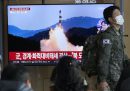 I lanci di missili tra le due Coree oltre il confine marittimo che le separa