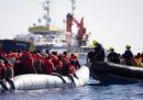 Qual è la situazione delle navi con i migranti al largo della Sicilia