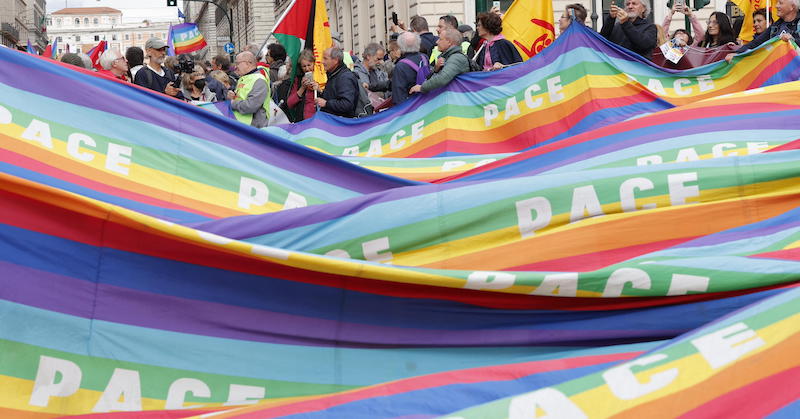La manifestazione per la pace a Roma (ANSA/GIUSEPPE LAMI)