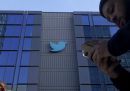 Twitter sta richiamando decine di dipendenti che aveva licenziato