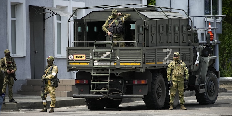 Soldati russi a Kherson, prima del ritiro (AP Photo, File)