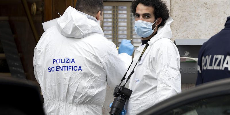 La polizia scientifica in via Riboty, a Roma. (ANSA/MASSIMO) PERCOSSI