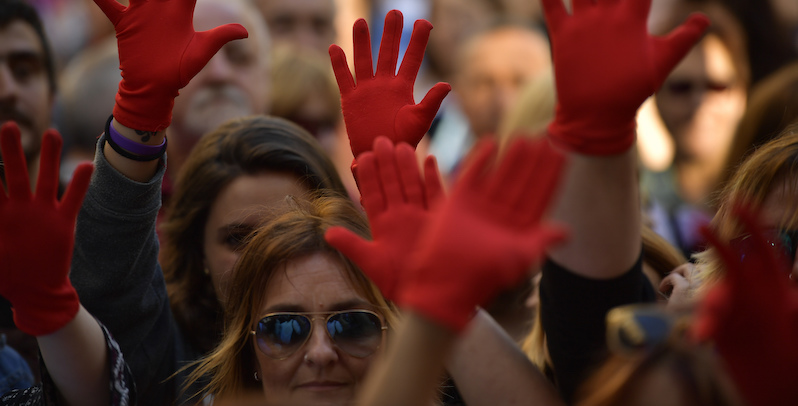 Manifestazione femminista a Pamplona, 22 giugno 2018 (AP Photo/Alvaro Barrientos)