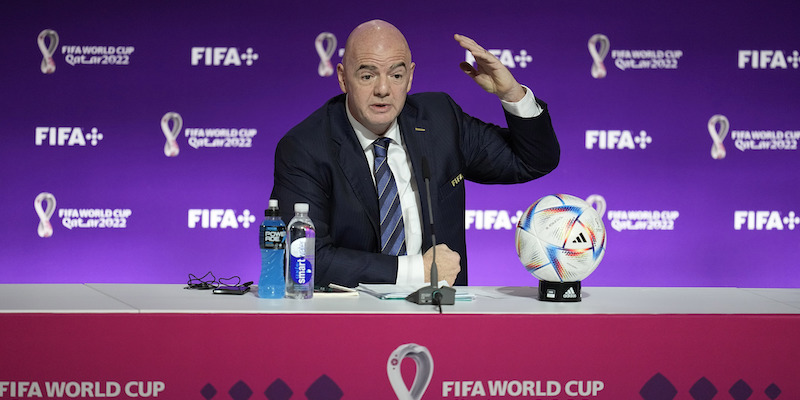 Lo strano discorso di Gianni Infantino in difesa dei Mondiali di calcio in Qatar