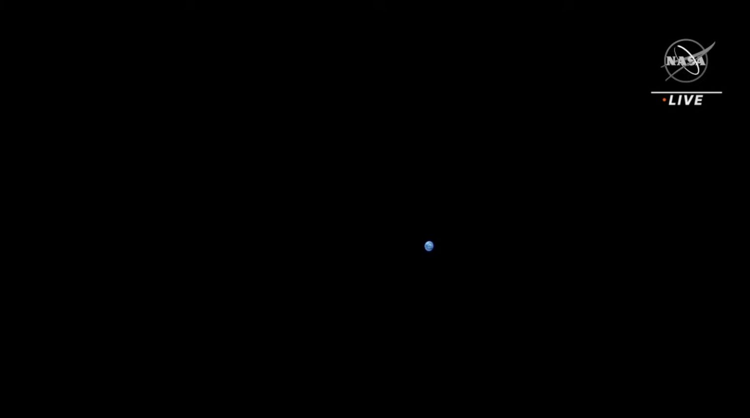 La Luna vista da vicino e la Terra da lontano, grazie a Orion Il Post