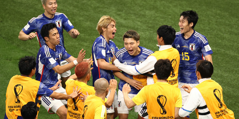 I calciatori del Giappone dopo il gol del pareggio segnato alla Germania (Robert Cianflone/Getty Images)