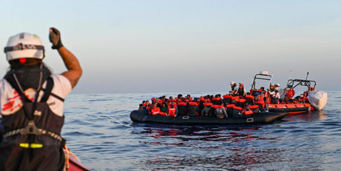 I 248 migranti soccorsi nei giorni scorsi dalla nave Geo Barents sbarcheranno nel porto di Salerno