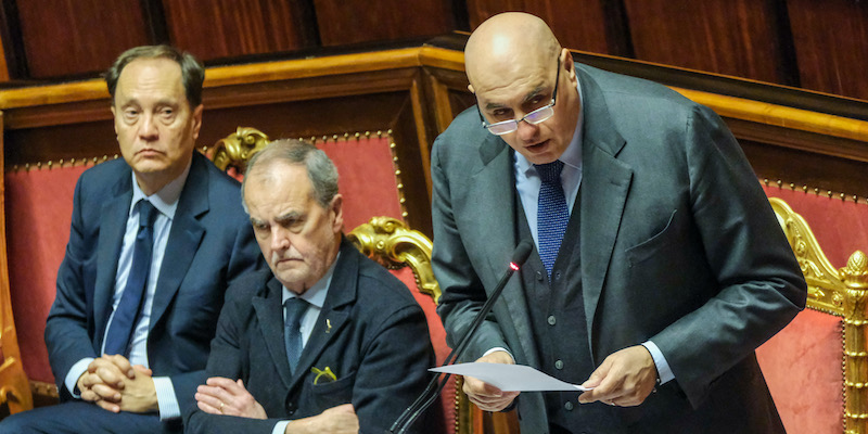 Il ministro della Difesa Guido Crosetto durante il suo discorso al Senato (Mauro Scrobogna/LaPresse)