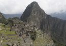 In Perù centinaia di turisti stranieri sono bloccati vicino a Machu Picchu per le proteste contro la destituzione del presidente Pedro Castillo