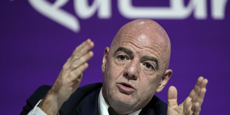 Gianni Infantino in conferenza stampa (AP Photo/Martin Meissner)