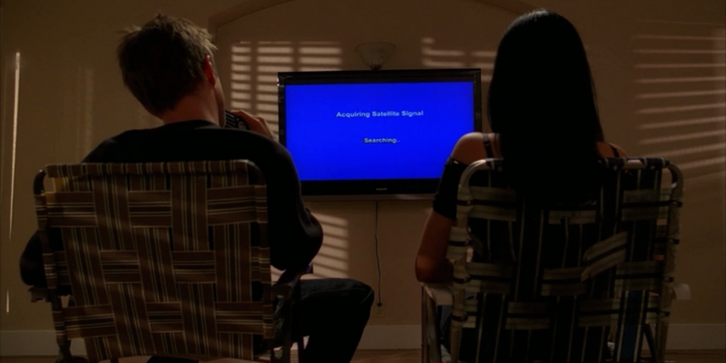 Jesse e Jane guardano la televisione in una celebre scena di Breaking Bad (Sony)