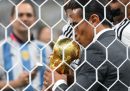 La FIFA ha avviato un'indagine sulle persone non autorizzate scese in campo dopo la finale dei Mondiali, tra cui il noto chef “Salt Bae”