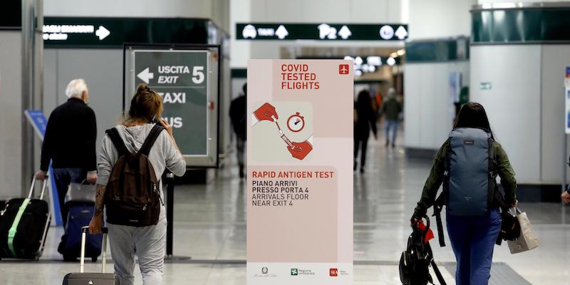 La Regione Lombardia ha raccomandato a tutte le persone che arrivano all'aeroporto di Malpensa dalla Cina di sottoporsi a un tampone per il coronavirus